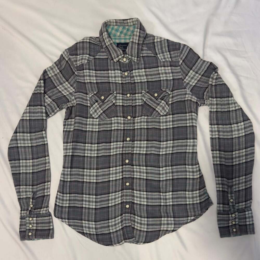 American Eagle Outfitters Plaid Button-Up Shirt Size 6